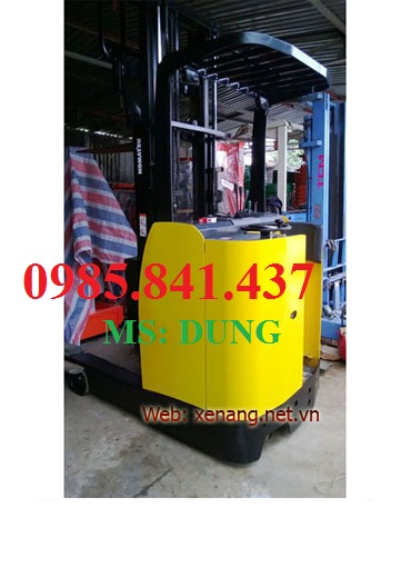 Xe n&acirc;ng điện cũ Komatsu 1.5 tấn, cao 4m